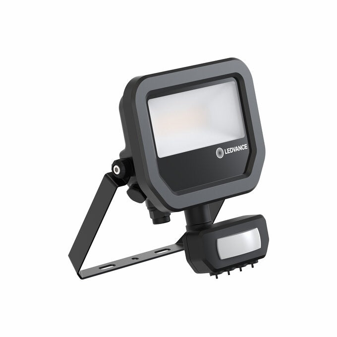 Reflektor Ledvance LED 8W / 6W 3000K 1100lm / 780lm IP65 IK05 črn s senzorjem